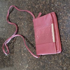 Kenneth Cole Reaction Burgundy Crossbody Clutch faux leather.